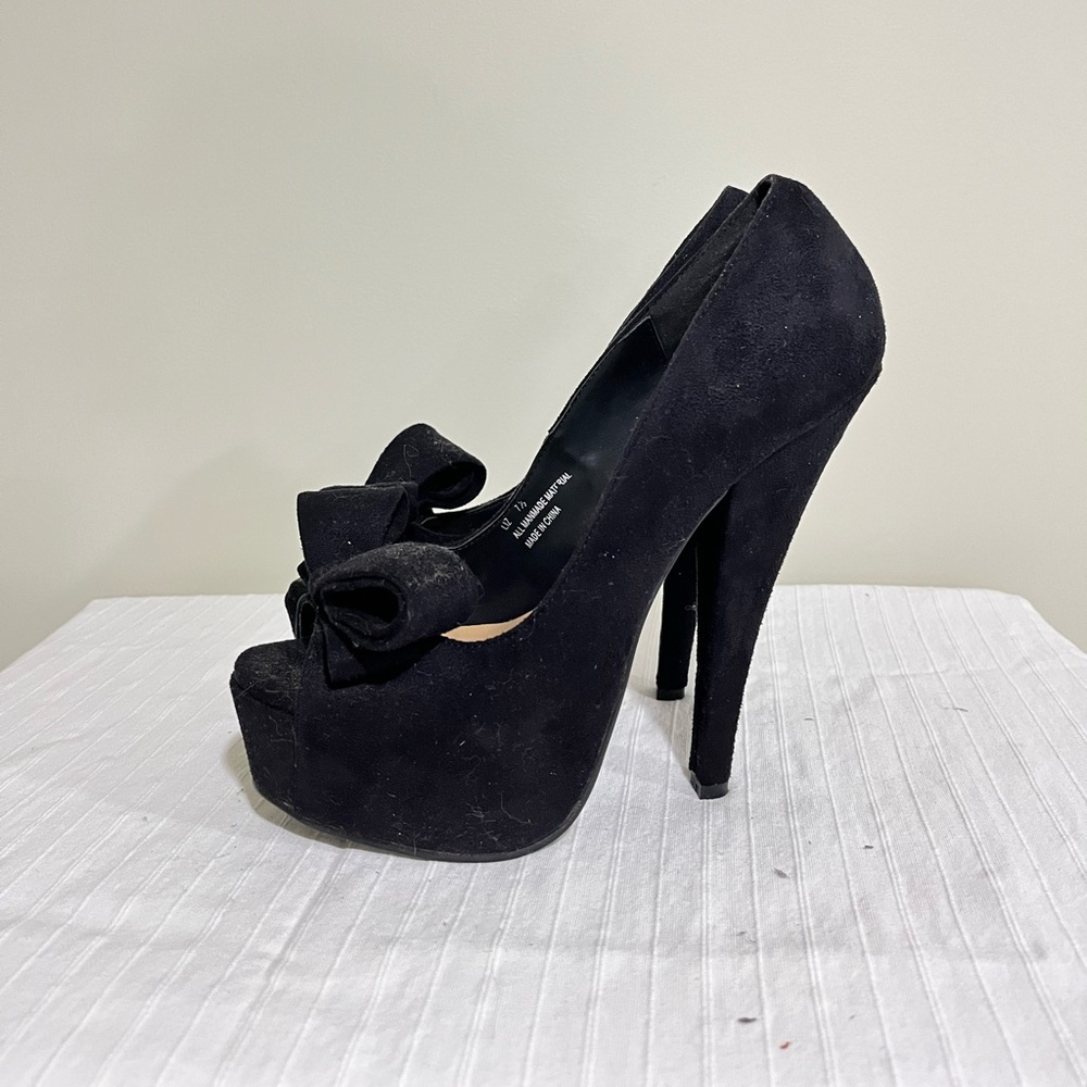 Bucco black velvet peep toe pumps